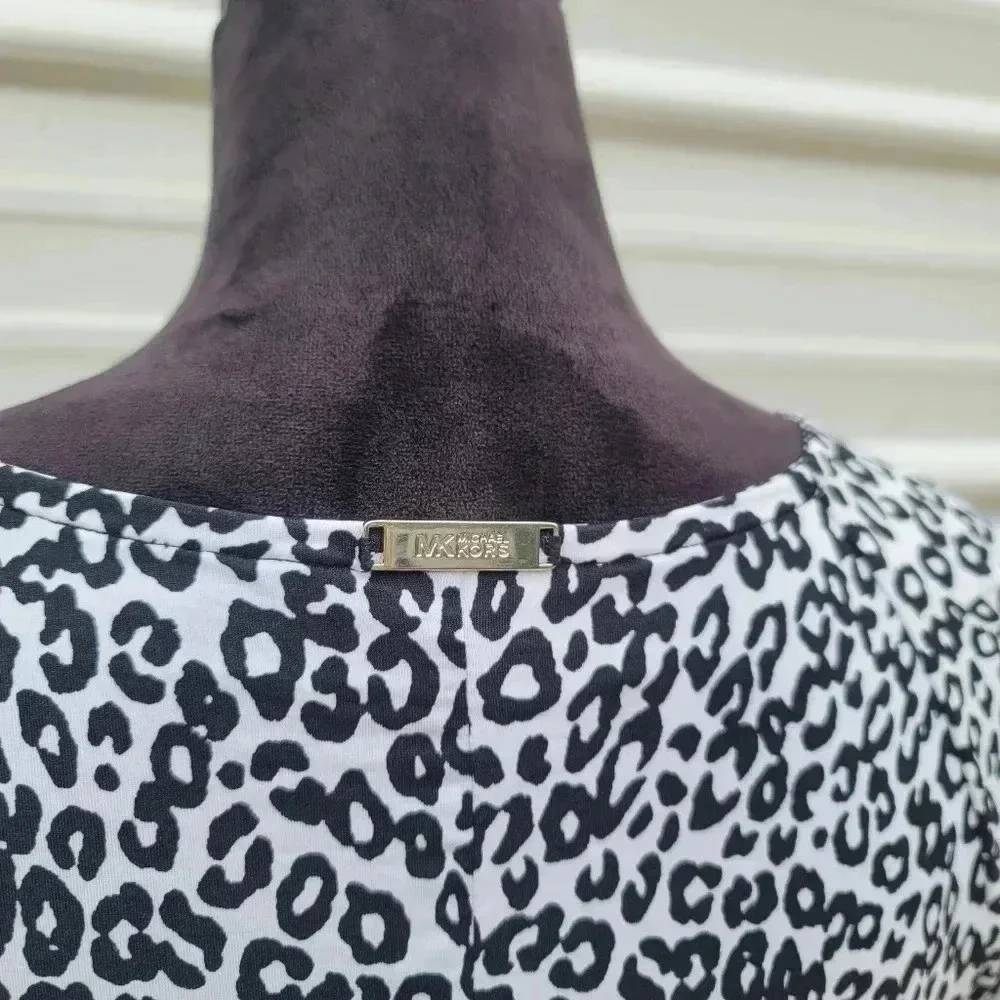 Michael Kors White Black Cheetah Leopard VNeck Tunic Shirt Stretch Bell Sleeve M - Picture 10 of 10